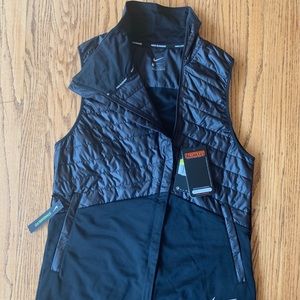 Nike semi puffy black vest